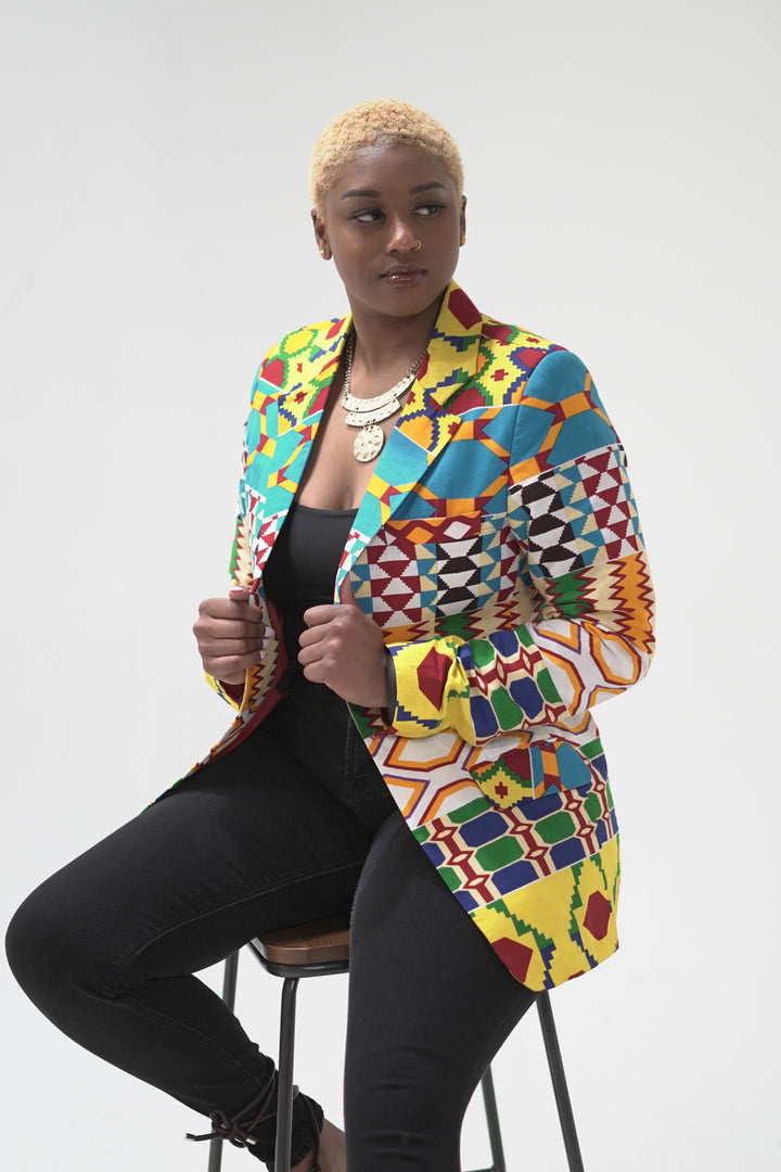 Multicolored and patterned collared blazer with pockets.